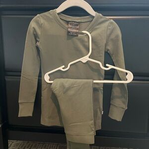Little Sleepies NWOT Olive Cozy two piece Pajama Set